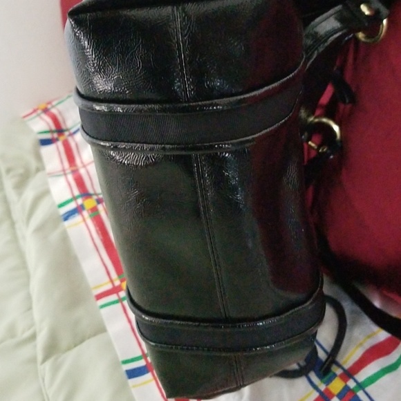 Purse and matching wristlet FREE SHIPPING - Picture 3 of 4